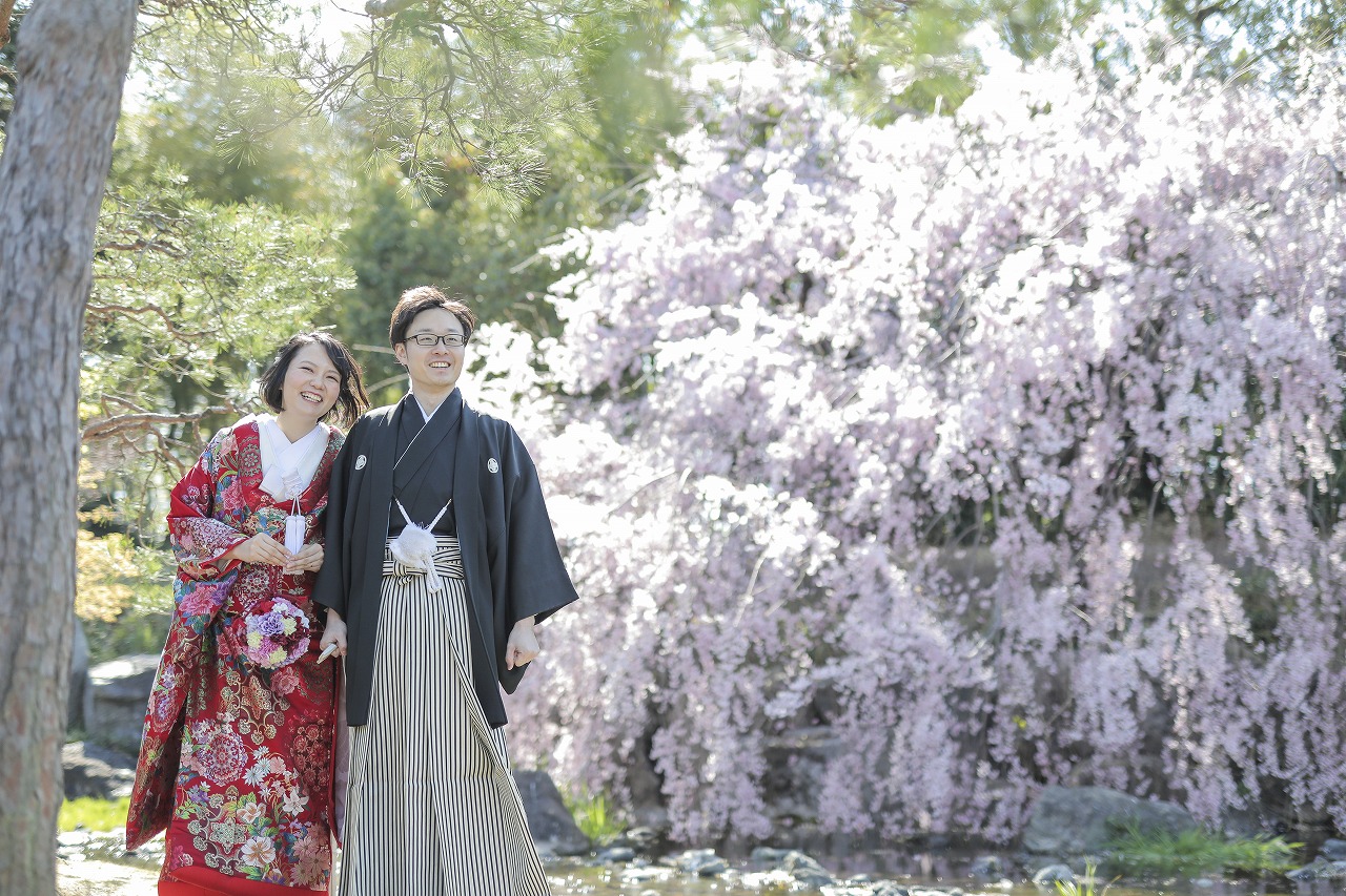 桜満開 圧巻の白鳥庭園で撮影 フォトウェディング 前撮りは名古屋のオシャレなウェディングアベニュー