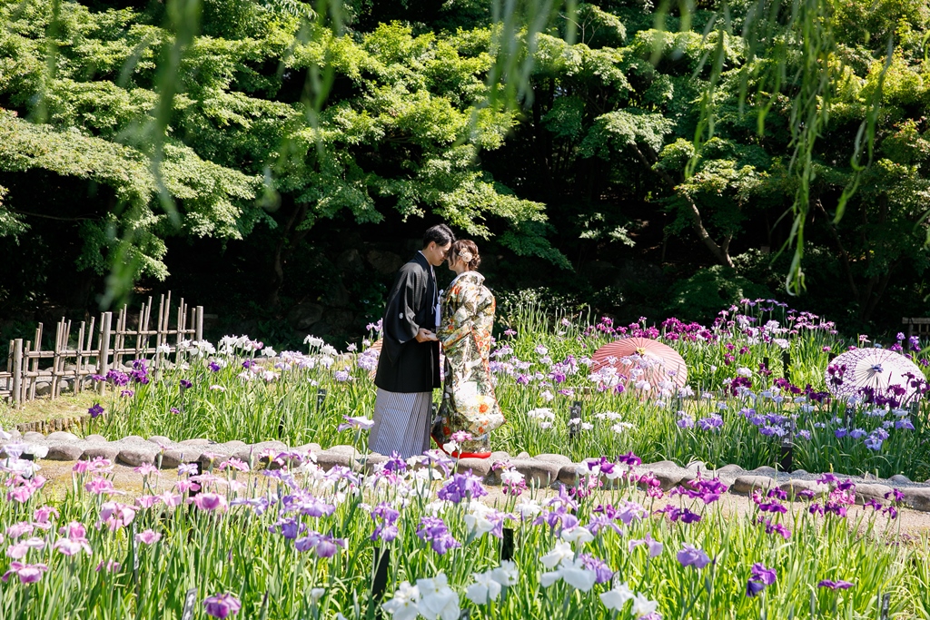 徳川園で新緑の緑と季節の色鮮やかなお花と撮影🌷