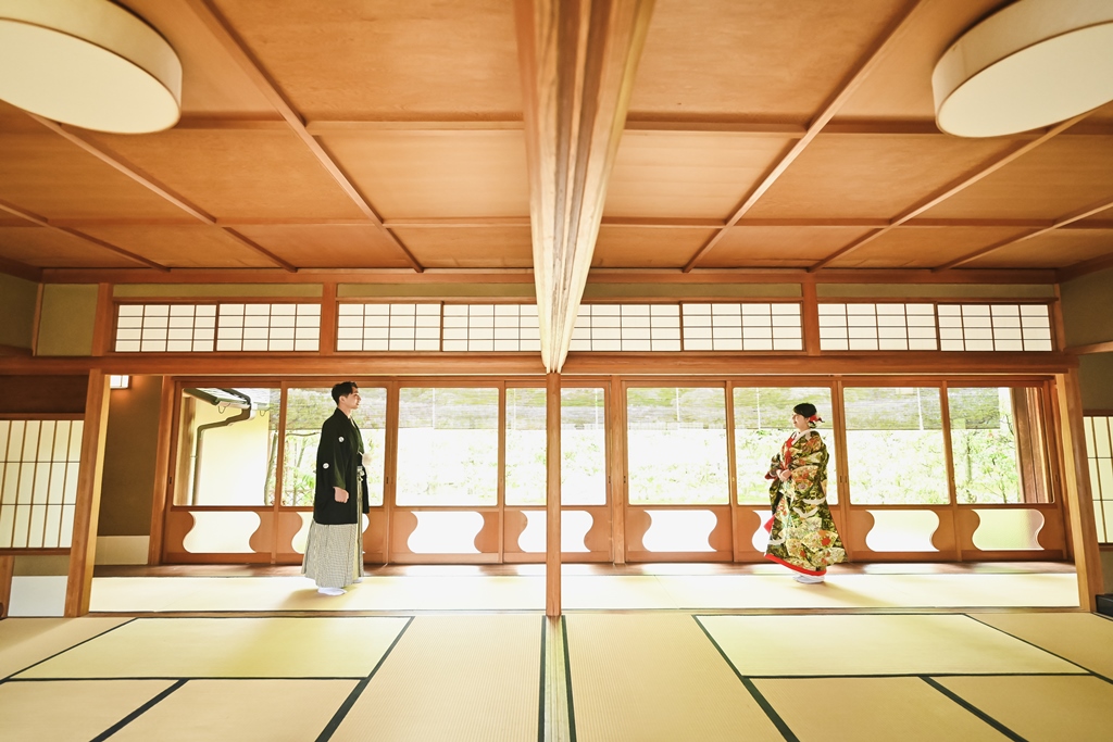 お茶室も日本庭園も広々！様々な背景で撮影を満喫出来る「白鳥庭園」で和装撮影