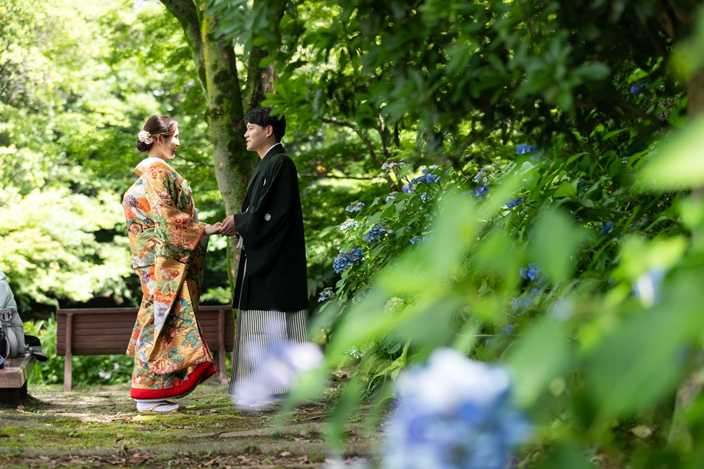 澄み切った青空の下、ひと夏で一番熱い体験を♡季節の花々が出迎える日本庭園フォト♪