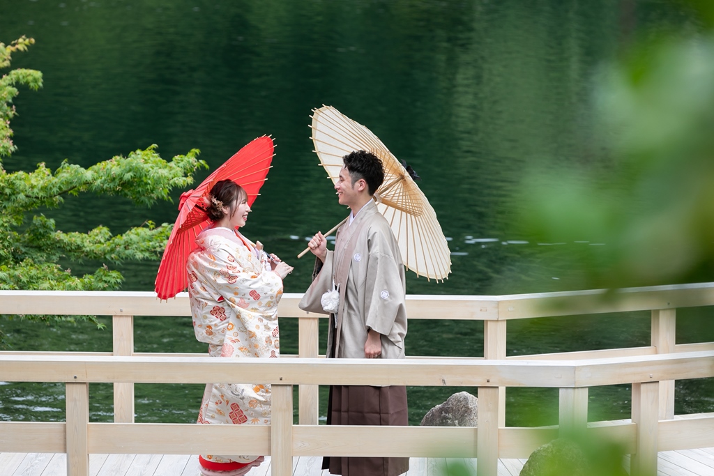 キラキラ深緑が美しい日本庭園で笑顔いっぱいの和装撮影♪